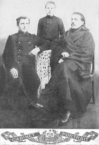 М.А.Подольский с сыновьями Николаем и Александром